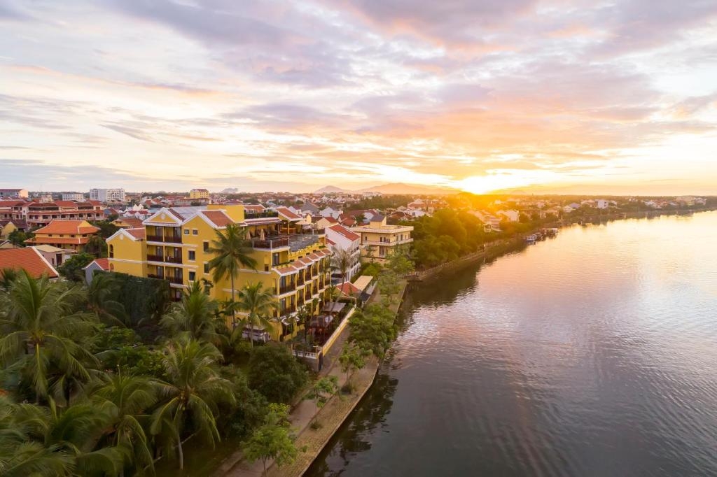 Little_Riverside_01.jpg