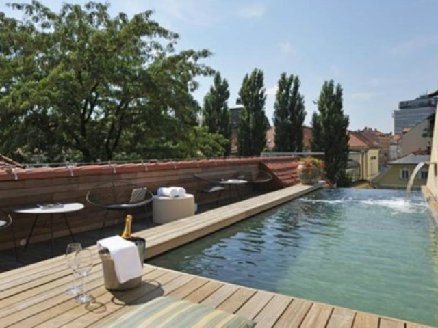 346766_130325183755672.jpg