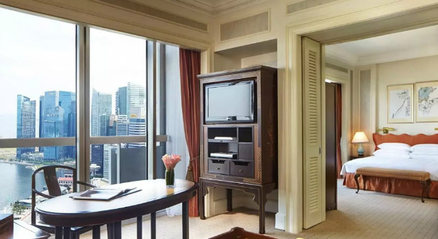 swissotel-the-stamford-hotel_03.jpg