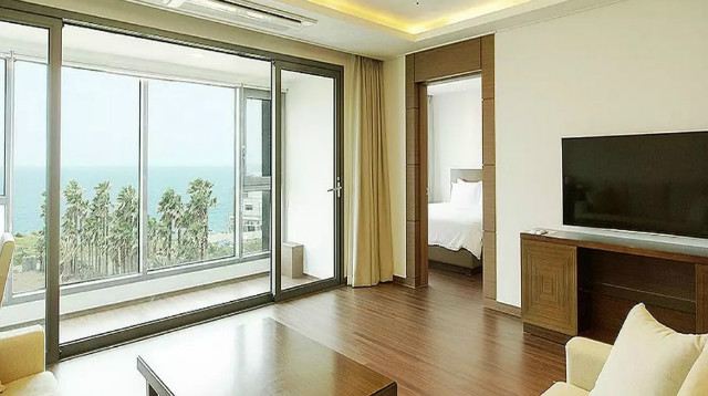 uni-hotel_06.jpg
