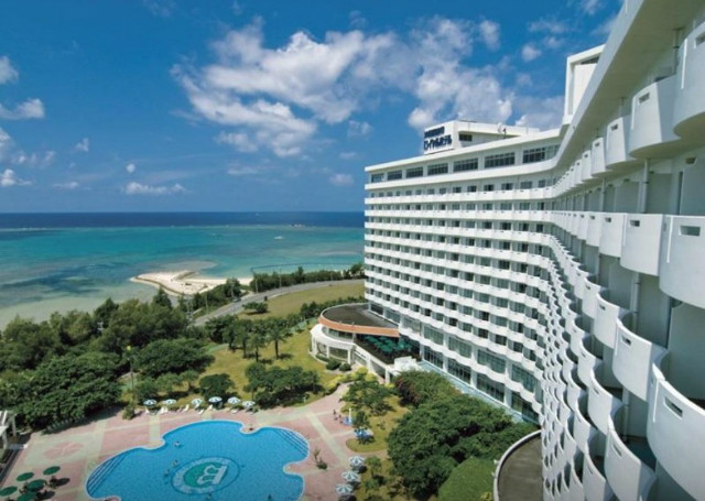 okinawa-zanpamisaki-royal-hotel-01.jpg