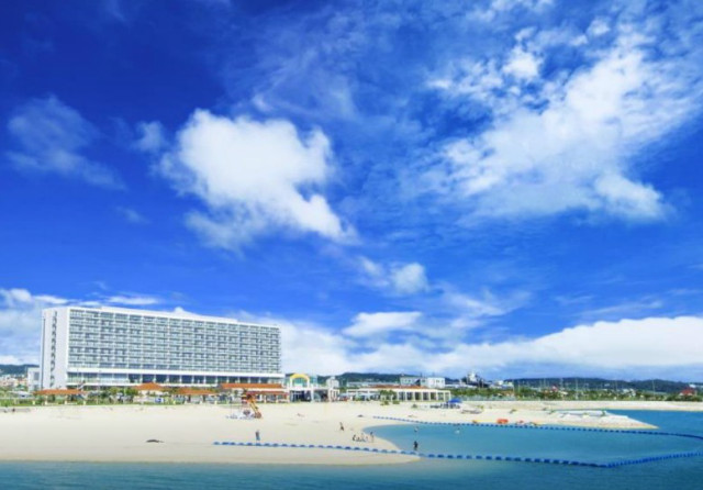 southern-beach-hotel-resort-okinawa-01.jpg