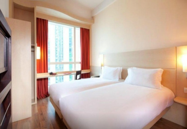 ibis-hong-kong-central-02.jpg