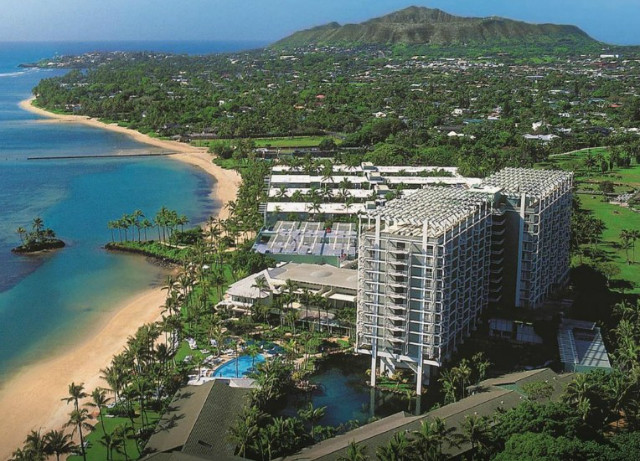the-kahala-hotel-and-resort-00.jpg