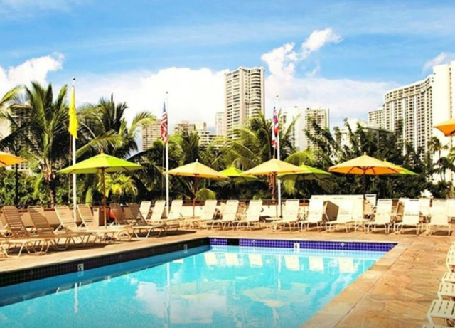 ambassador-hotel-waikiki-02.jpg