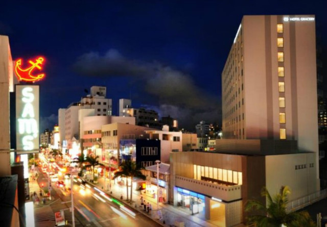 hotel-gracery-naha-00.jpg