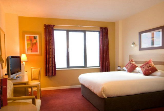jurys-inn-dublin-parnell-street-04.jpg